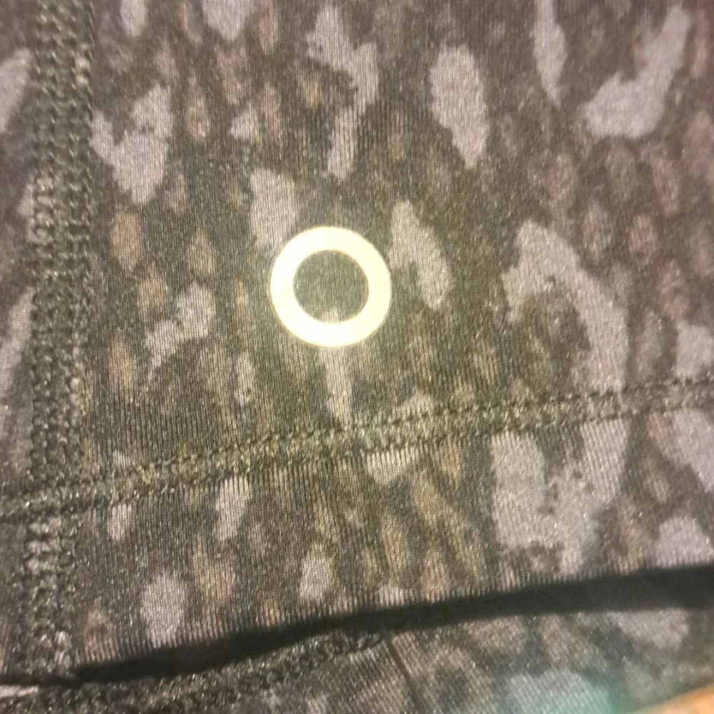 M&S GOODMOVE TOP.   SIZE 8 - Picture 6 of 15